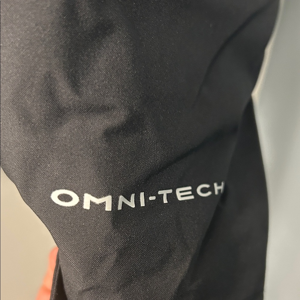 Columbia Men's Black and White Ski Jacket - Picture 4 of 5